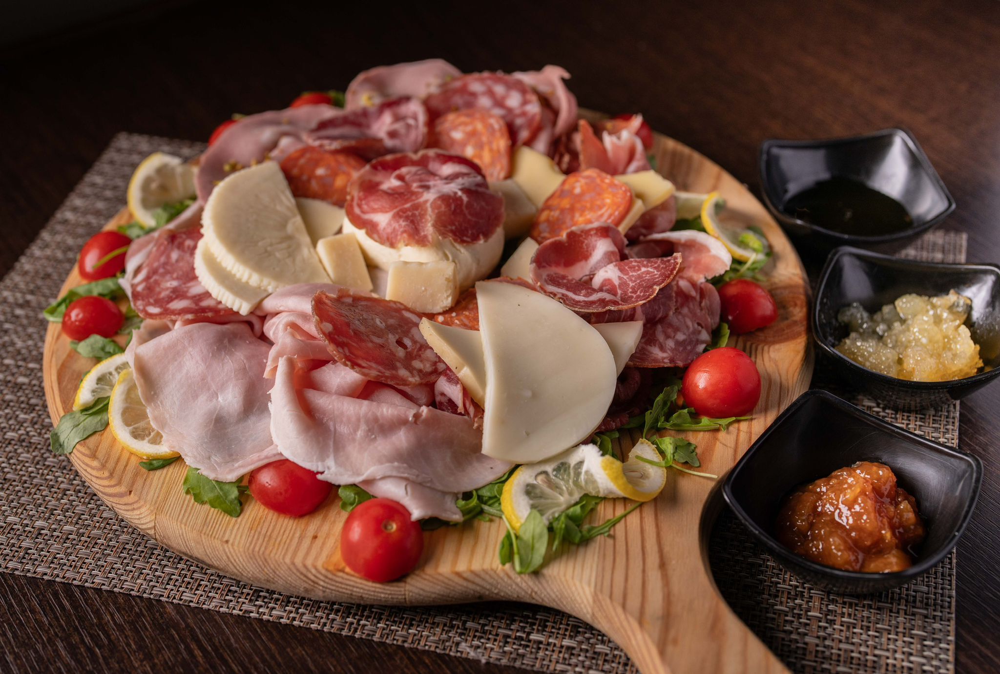 Tagliere di salumi,formaggi,miele e marmellatine (per 2 persone)